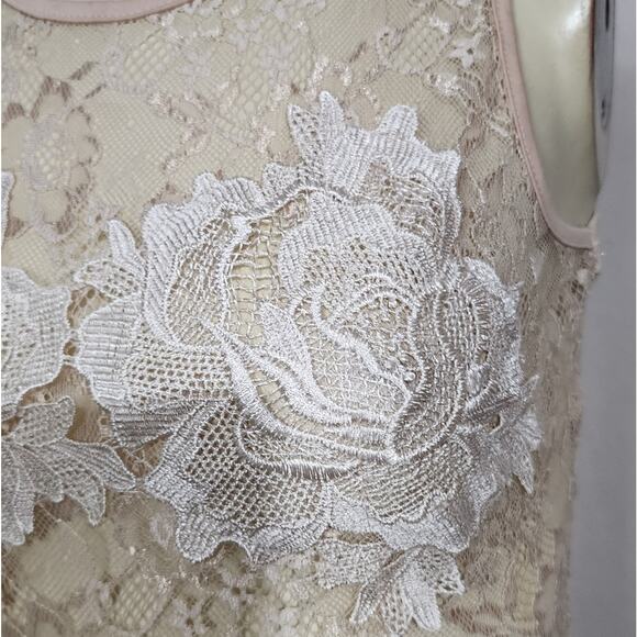 BLUSH BEIGE LACE BODYSUIT FLORAL APPLIQUE SHEER MESH SIZE SMALL - Picture 3 of 9